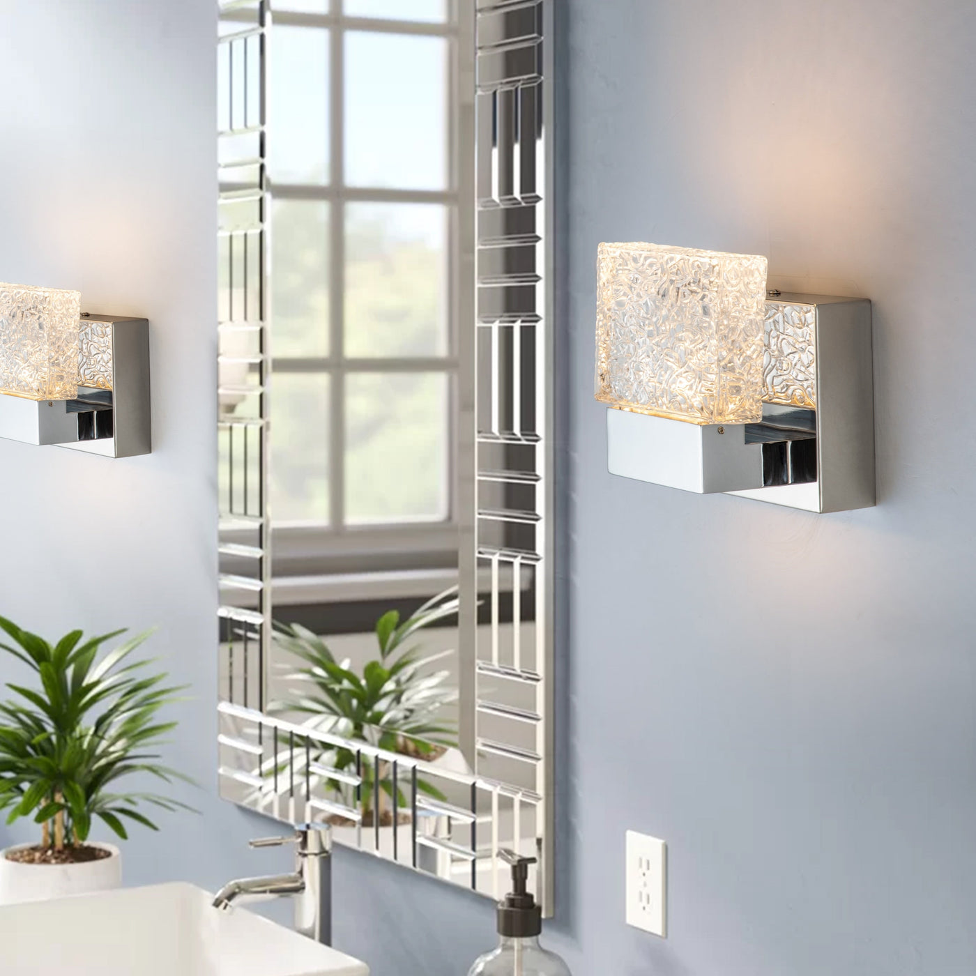 Applique murale à LED intégrée C Cattleya en acier inoxydable 3000 K avec abat-jour en verre artistique - Chrome