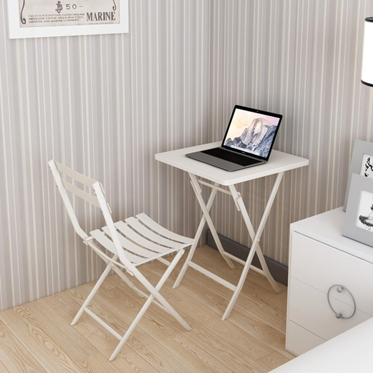 Ensemble bistro minimaliste de patio 3 pièces avec table carrée pliable et chaises - 3 pièces