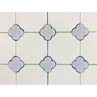Carreaux de mosaïque en marbre Thassos blanc avec motif de fleurs bleues célestes - Coffret (10 feuilles)
