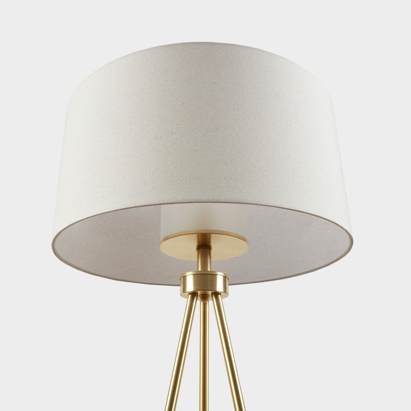 Lampadaire trépied en métal INK+IVY Pacific avec abat-jour en verre