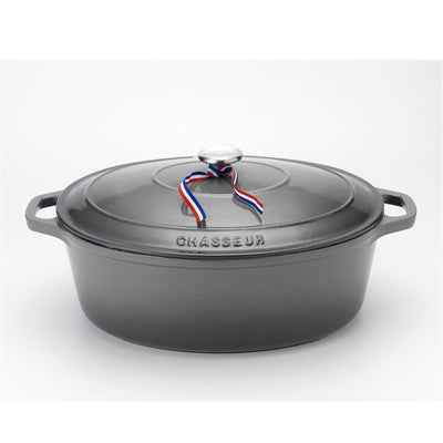 Cocotte ovale en fonte émaillée gris caviar Chasseur de 3,8 litres