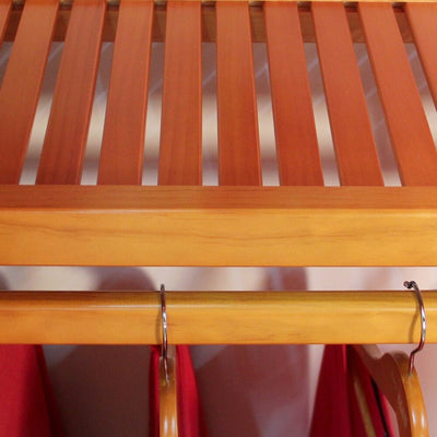 Système de placard intégré Simplicity en bois massif John Louis Home, érable miel