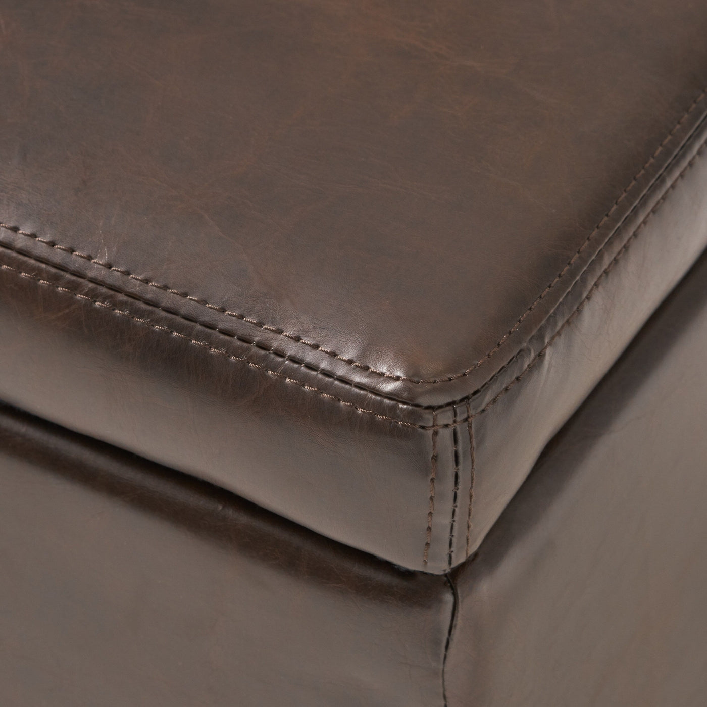 Banc de rangement en similicuir Lucinda par Christopher Knight Home - 51,25 L x 17,50 l x 16,25 H