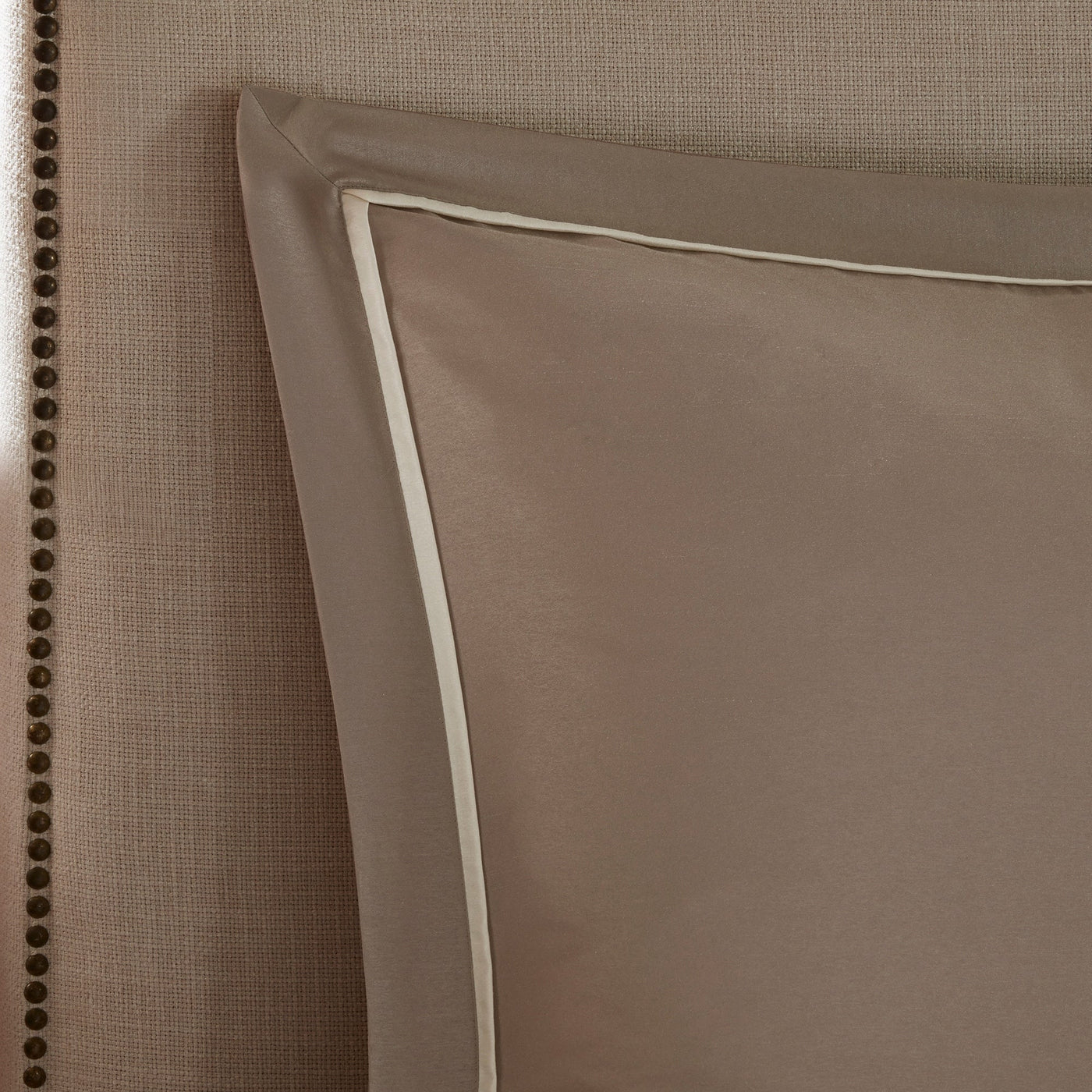 Madison Park Essentials Loretta 24 pièces dans un sac avec panneaux de fenêtre et ensemble de draps