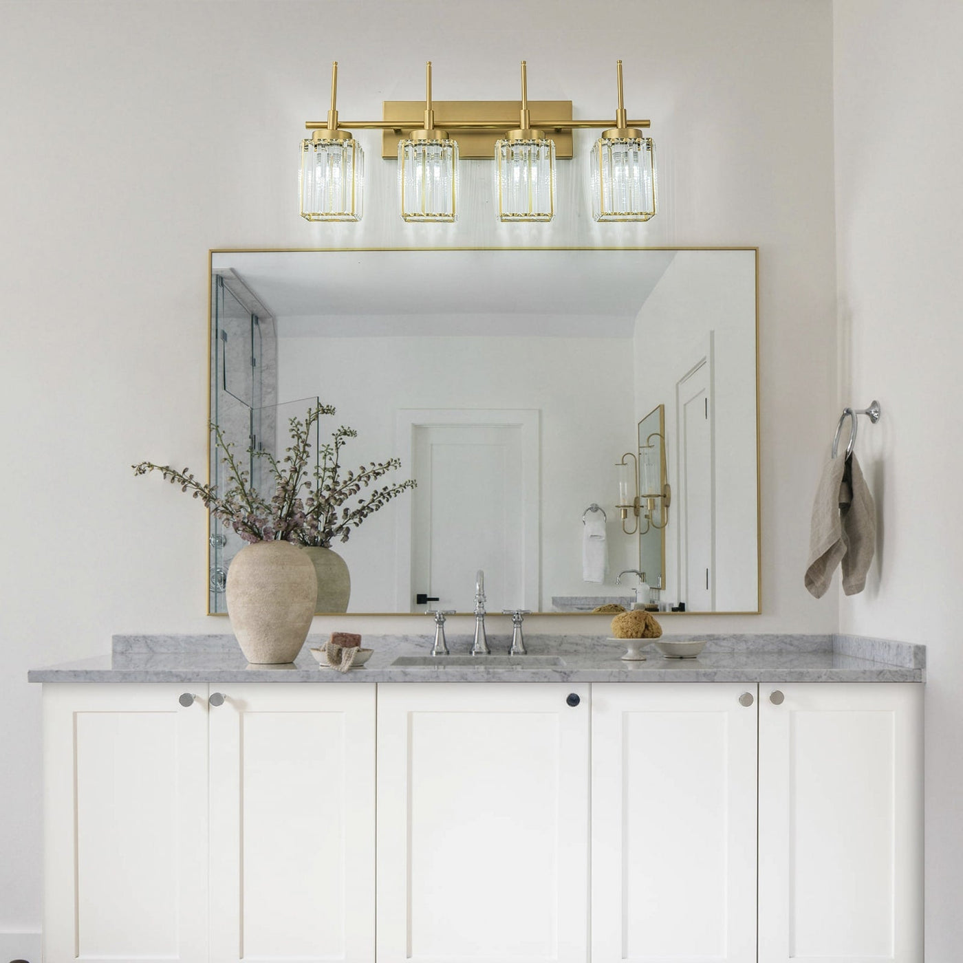 Applique murale moderne dorée à intensité variable, style cylindre glamour pour salle de bain, en cristal, pour meuble-lavabo