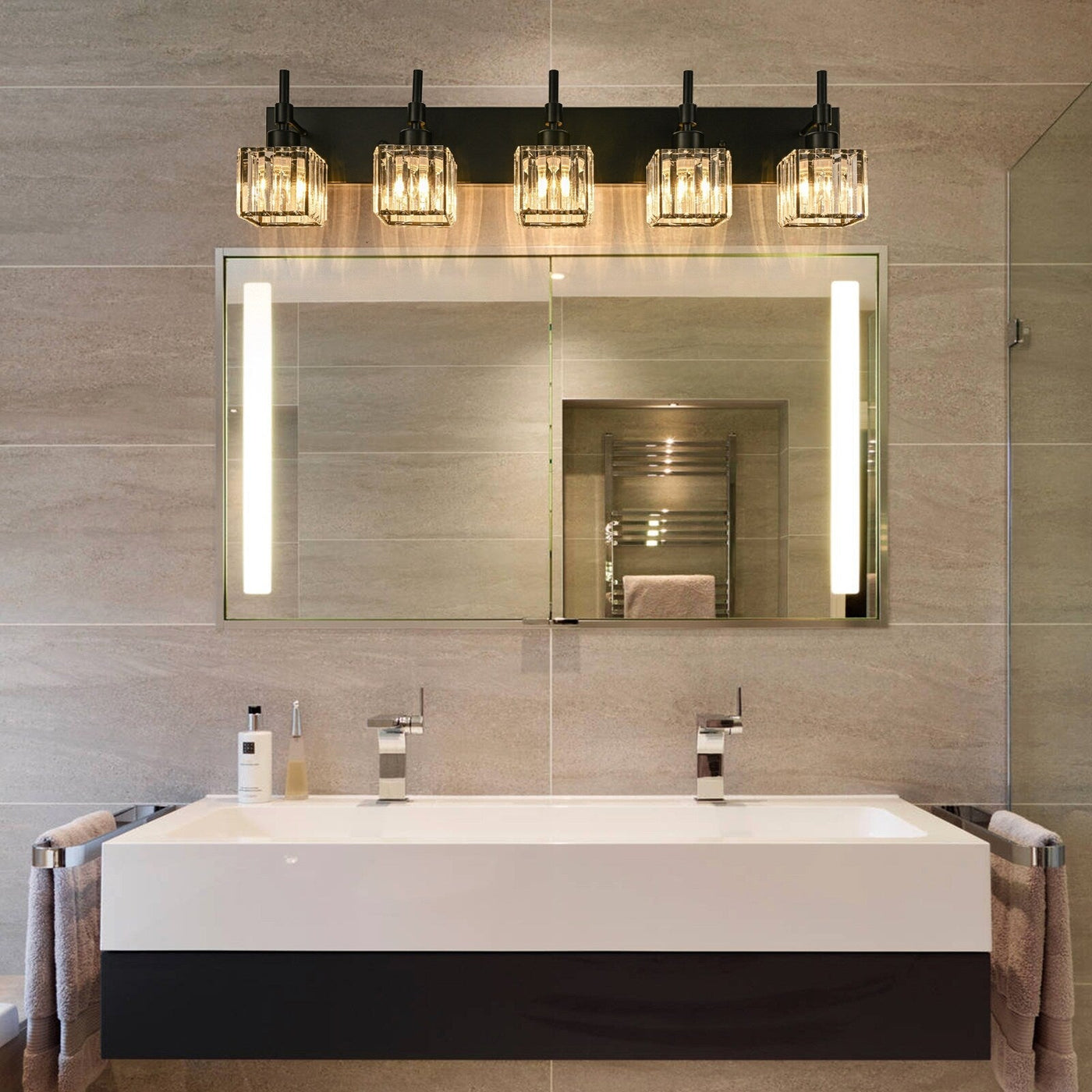 Luminaires de salle de bain en cristal à intensité variable Ora Modern sur miroir Glam Vanity Lights