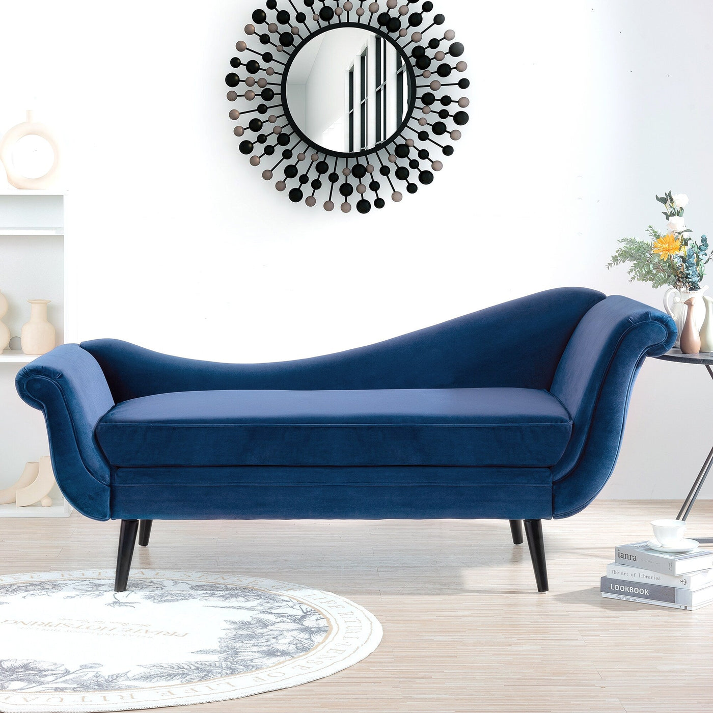 Chaise longue vintage avec accoudoirs en volutes par Christopher Knight Home